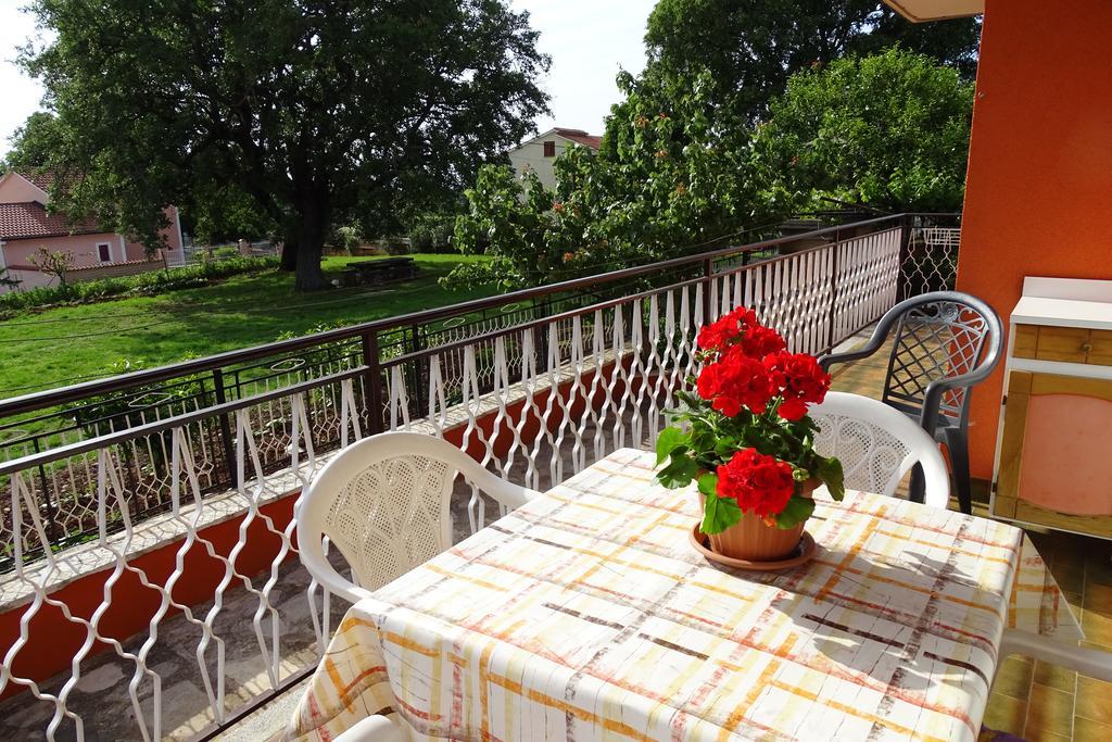 Apartment Parenzana Bibali 65 A 52460-Buje Dış mekan fotoğraf
