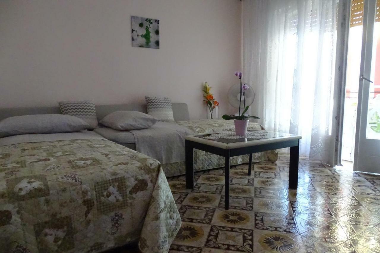 Apartment Parenzana Bibali 65 A 52460-Buje Dış mekan fotoğraf