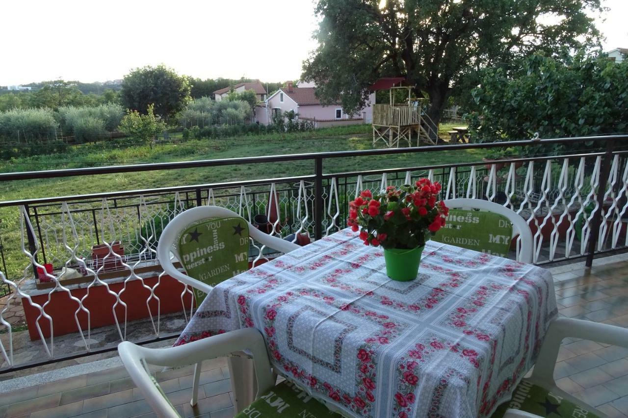 Apartment Parenzana Bibali 65 A 52460-Buje Dış mekan fotoğraf